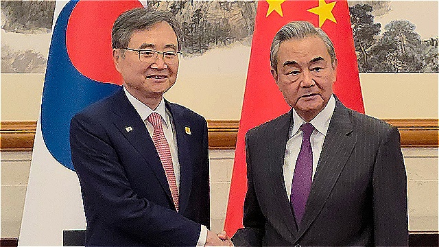 China’s Wang Yi Visits South Korea as Seoul Pushes for Renewed Regional Dialogue